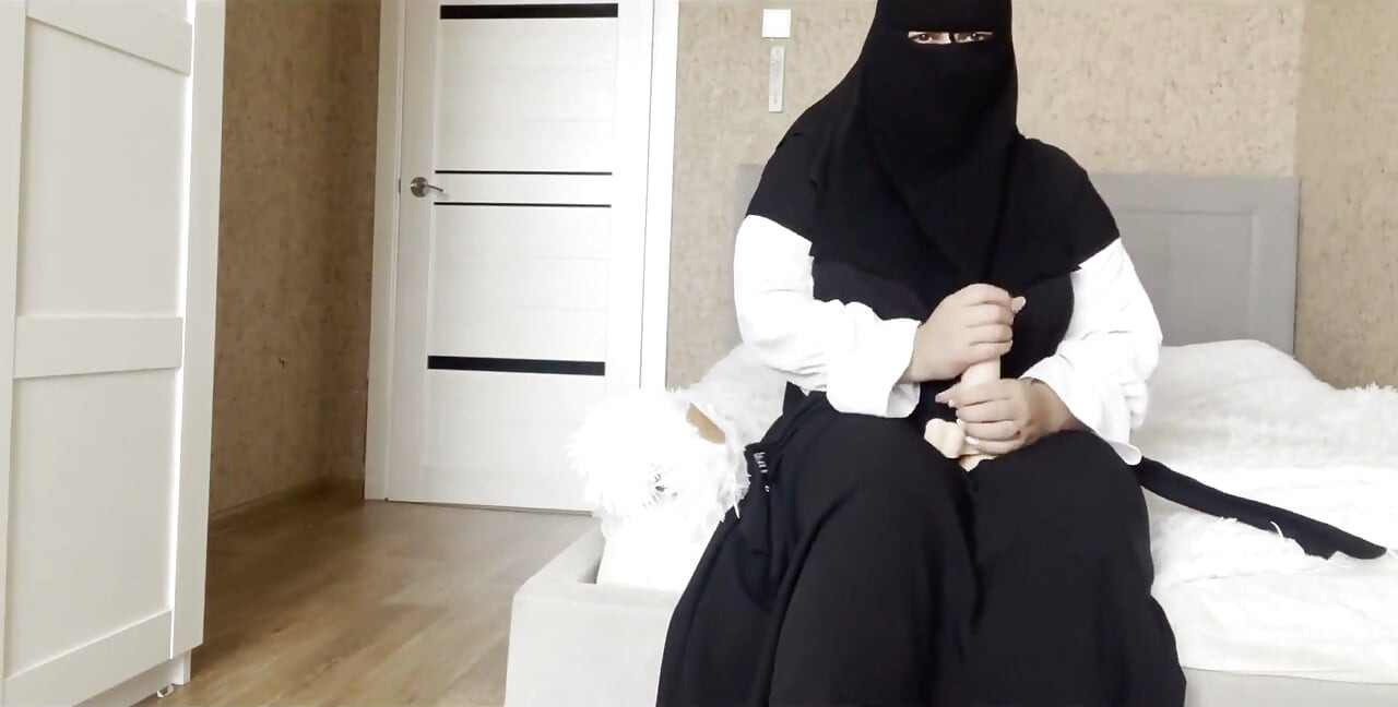 Arab Khalifa in Stockings Gives Jerk off Instructions to Stepson