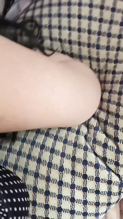 Minha esposa saudita tem uma buceta grande e peitos grandes