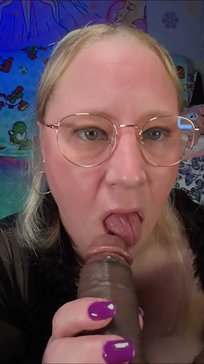 Halsgoblin 137 Sexy Blondine Udfører Bedste Oral POV