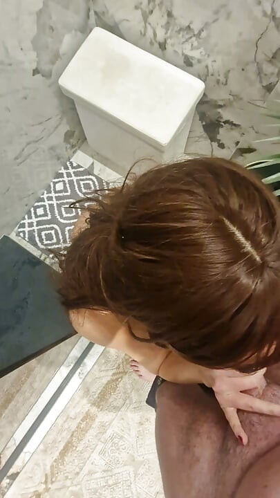 female friend gets fucked in the bathroom after an amazing blowjob