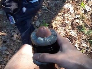 Masturbando na floresta