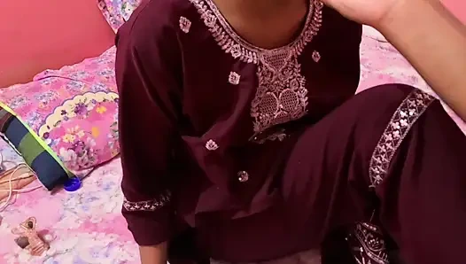 Cute Bangladeshi Girl XXX Video with Boyfriend Room – Cute and Virgin Sexy Girl