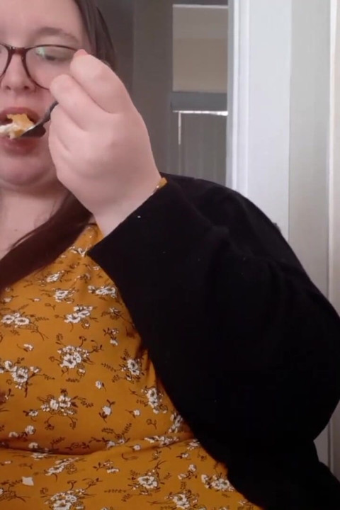 BBW SSBBW stuffing belly fish and chips