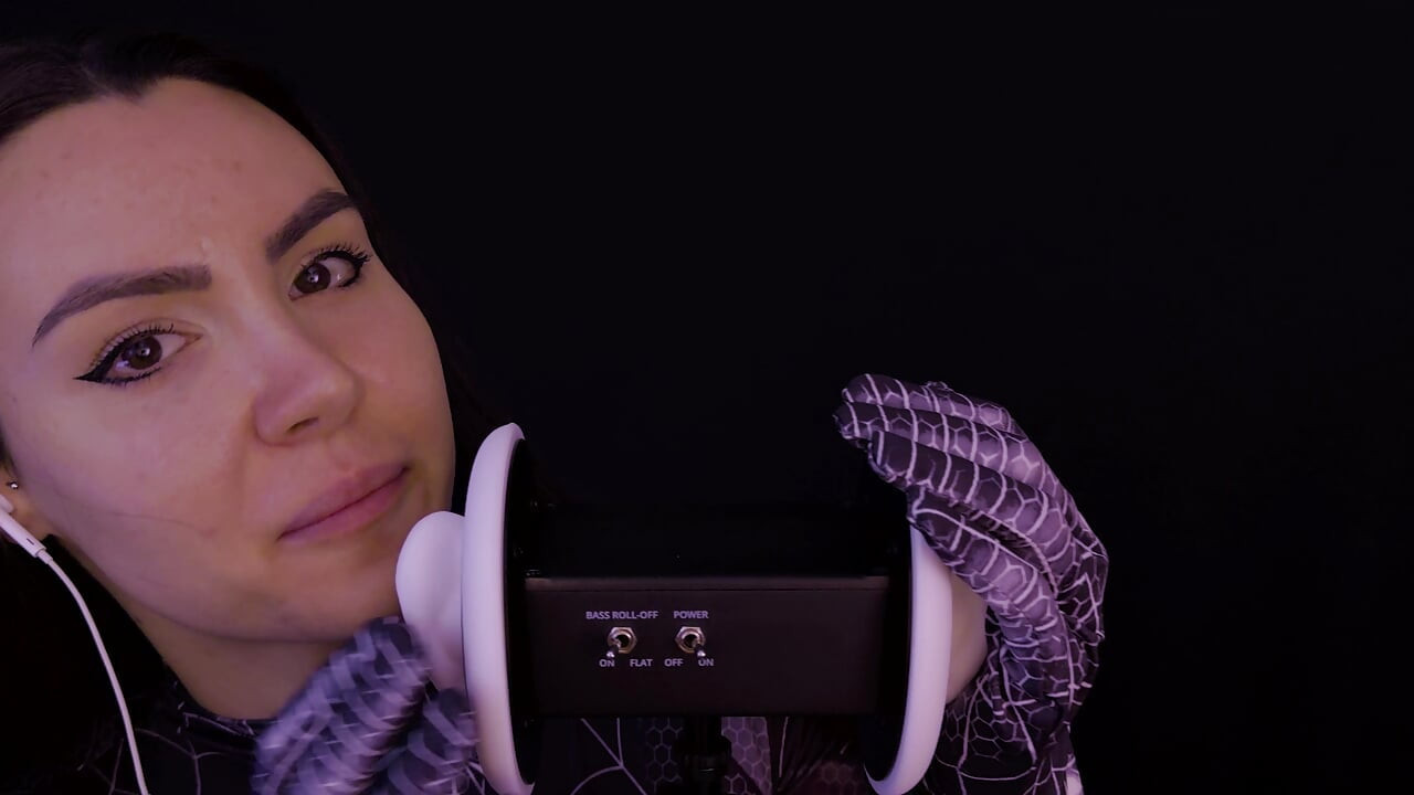 ASMR öra äta slickar spindelflicka cosplay