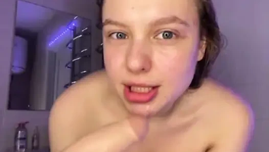 Невероятный сквирт кончает с большим количеством брызг