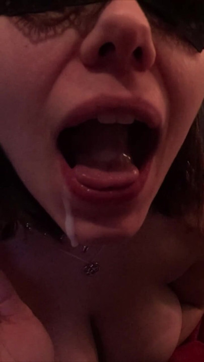 girlfriend love swallowing cum