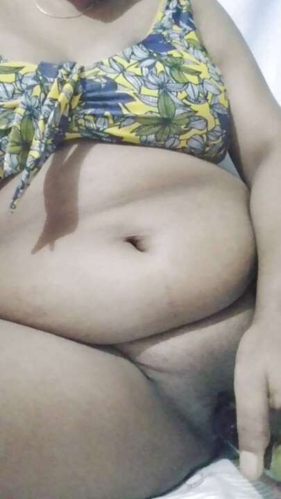 I'm feeling really sexy today, so I want to use an eggplant to reach orgasm.