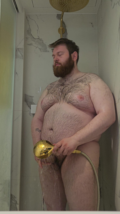 Chub showering in Poland | Clip 1