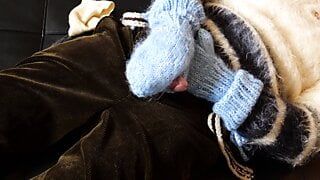 Fetiche por suéter, fetiche por suéter ... Mohair felpudo com porra em veludo cotelê, diversão com lã.