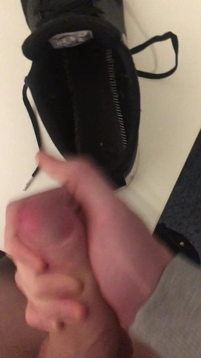 Cumming in my dads running shoes