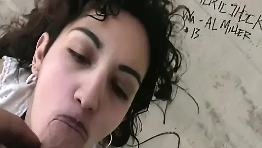 Pis kaltak bakış açısıyla her şeyi alıyor