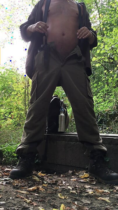 Solo hike Having a piss