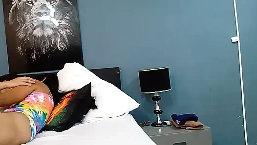 Ich schere mit meiner Freundin, bis ich zum Orgasmus komme.