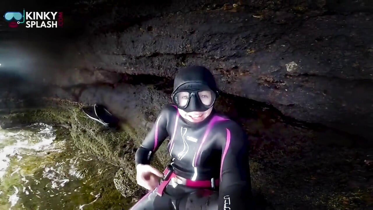 Neoprene wetsuit & masturbação com máscara de mergulho à beira-mar