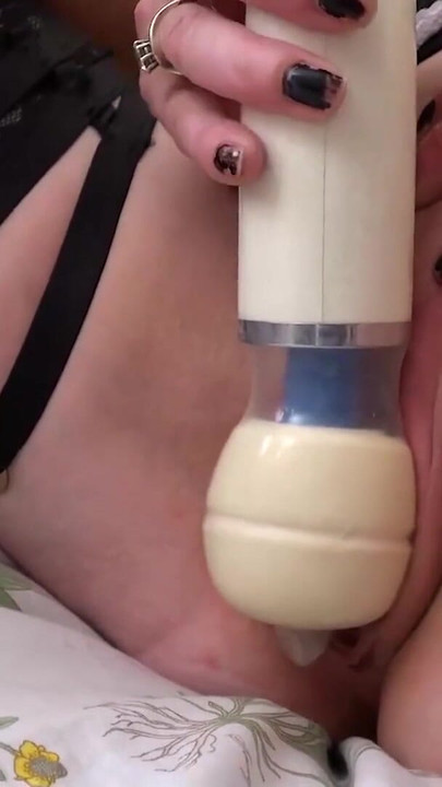 Lesbiene mature Molly și Valentina Striptease Show | Clipul 2