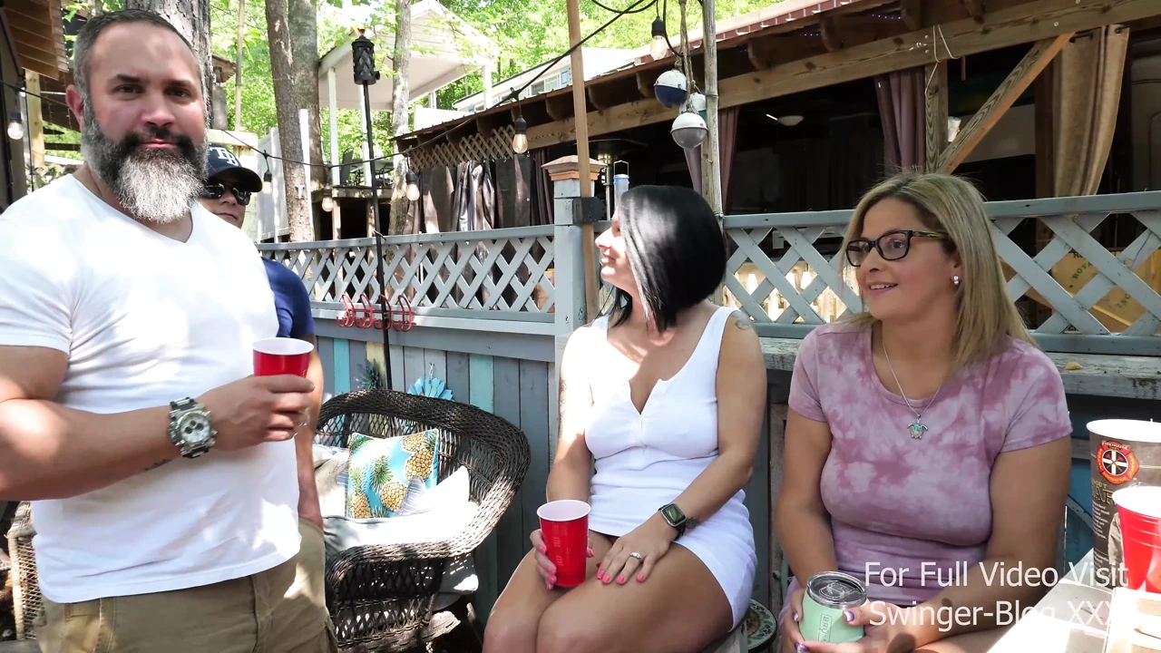 在Love Shack的双插 - Fetswing生活方式