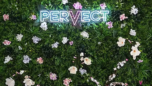 PERVECT тренер-блондинка по теннису с большими сиськами принимает супер жесткий член в юбке, трах киски