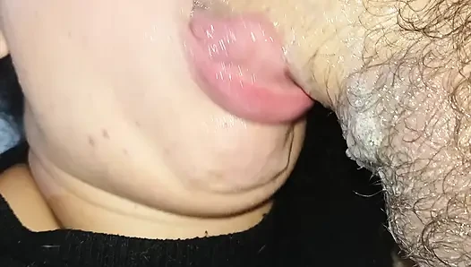 CEWEK NAKAL YANG PENUH DENGAN HORNINESS DI MULUTMU YANG SERAKAH