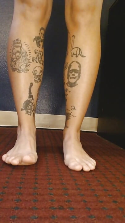 Picioare Tatuaje Degetele de la Picioare atârnând desculță