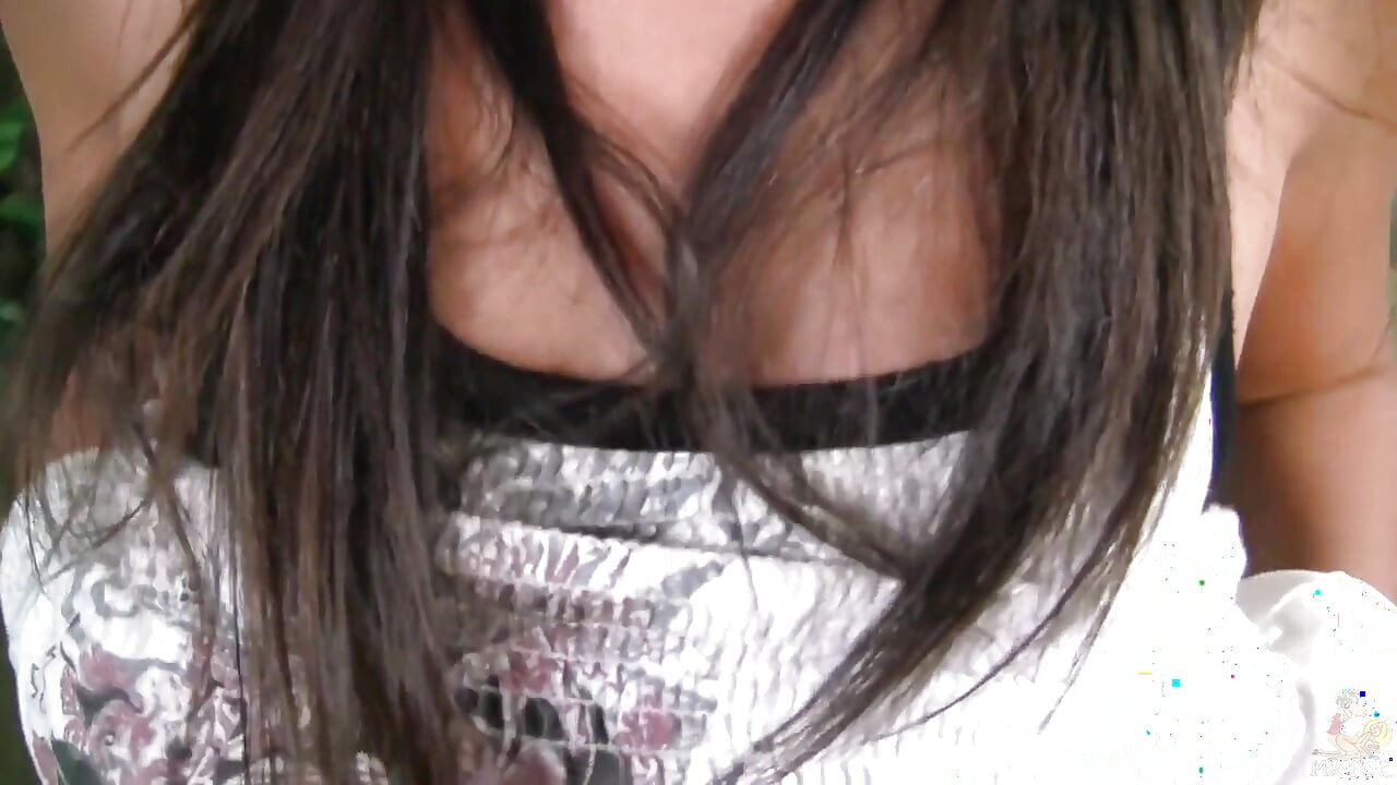 18 Y.o. Giselle Is a Goo Gobbler!