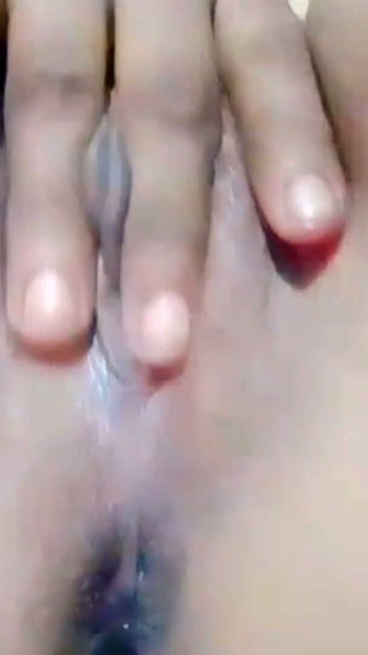 Very hot, tremendous masturbation for the first time. Pussy's juices are coming out dripping, and slowly I am getting cold. Toda | Clip 2