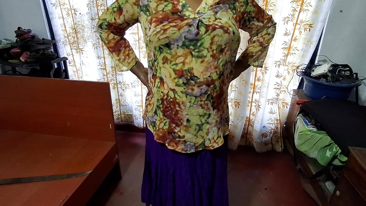 Stranger Touch her Butt and boobs without permission