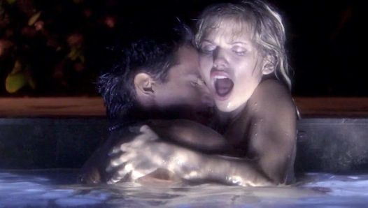 Annalynne McCord, scène de baise sur scandalplanet.com