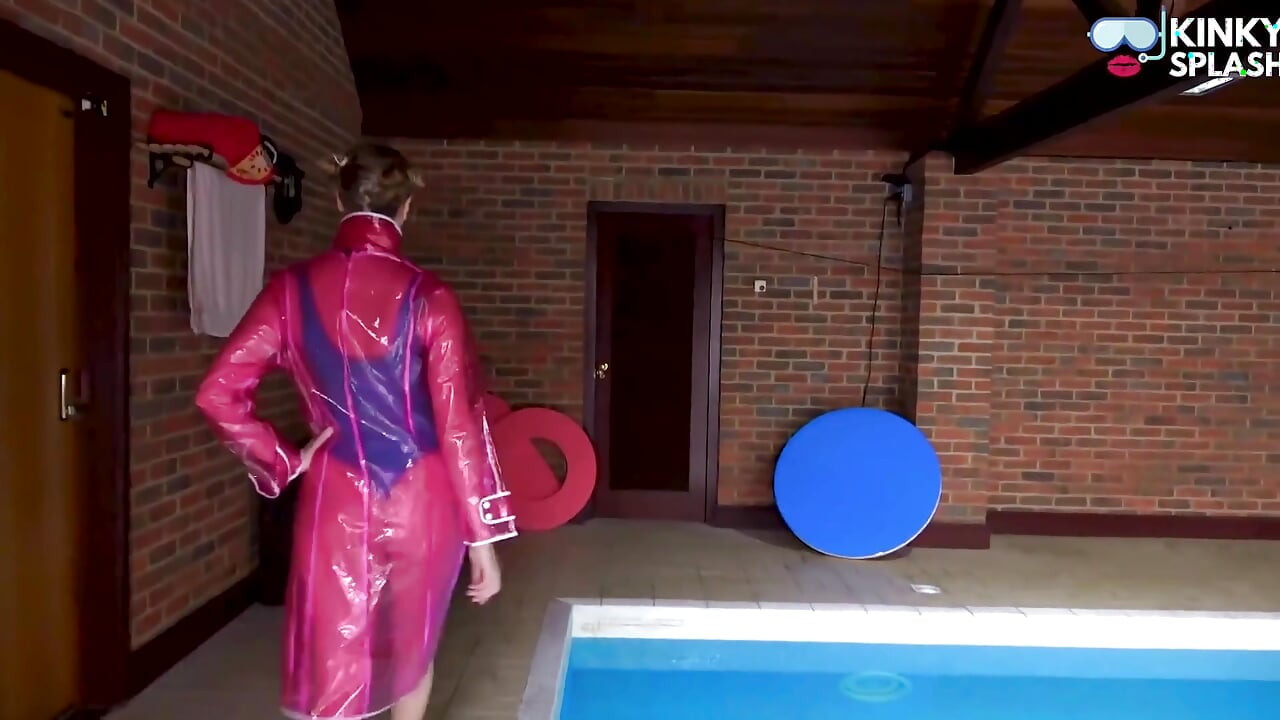 Swim & Play in Pvc Mac, Latex and Heels