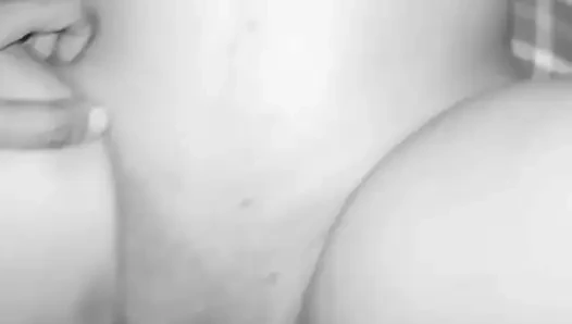 Adik tiri padosi India menikmati seks ketika orang tua &amp; tidak ada orang di rumah