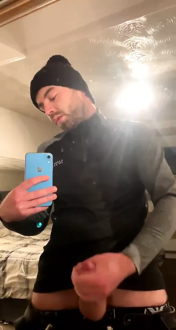 A chav fiú megint elélvez