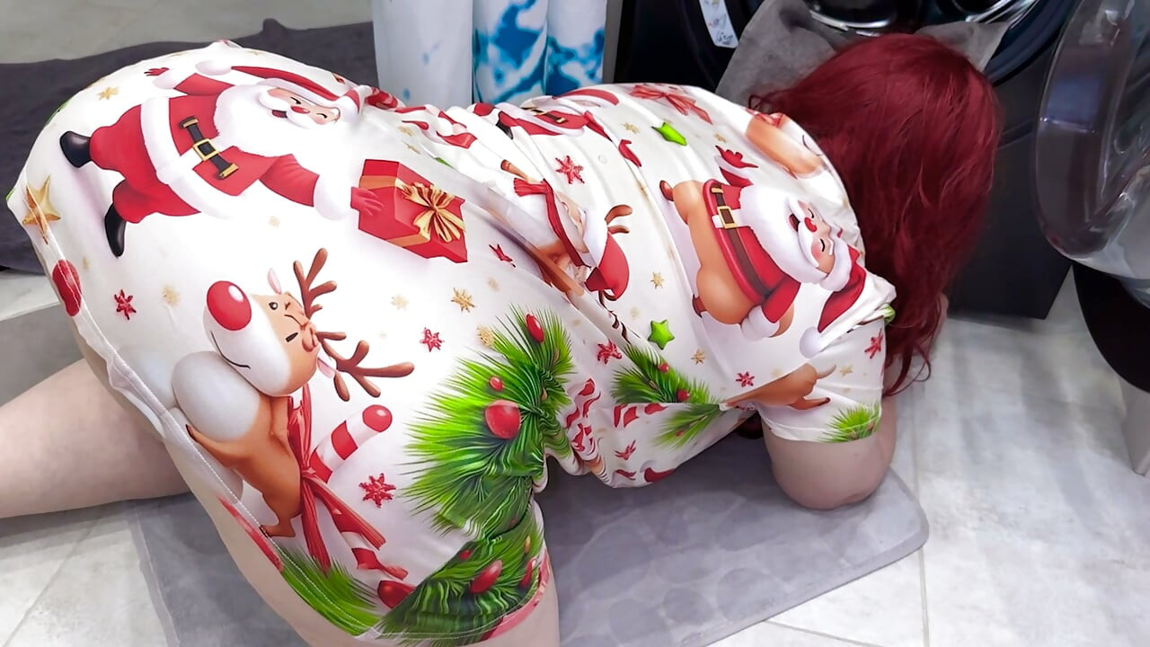 ลูกเลี้ยงชายต้านทานและเย็ดแม่เลี้ยงผู้ใหญ่ที่มีตูดหนาในตูดไม่ได้เมื่อเธอคุกเข่า