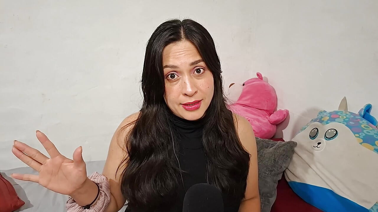 ASMR Roleplay YOUR GIRLFRIEND cuts your hair