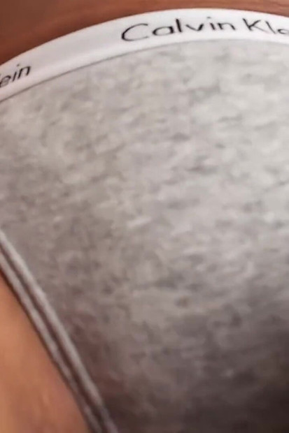 借款人被callie的巨人了一根热辣的肌肉