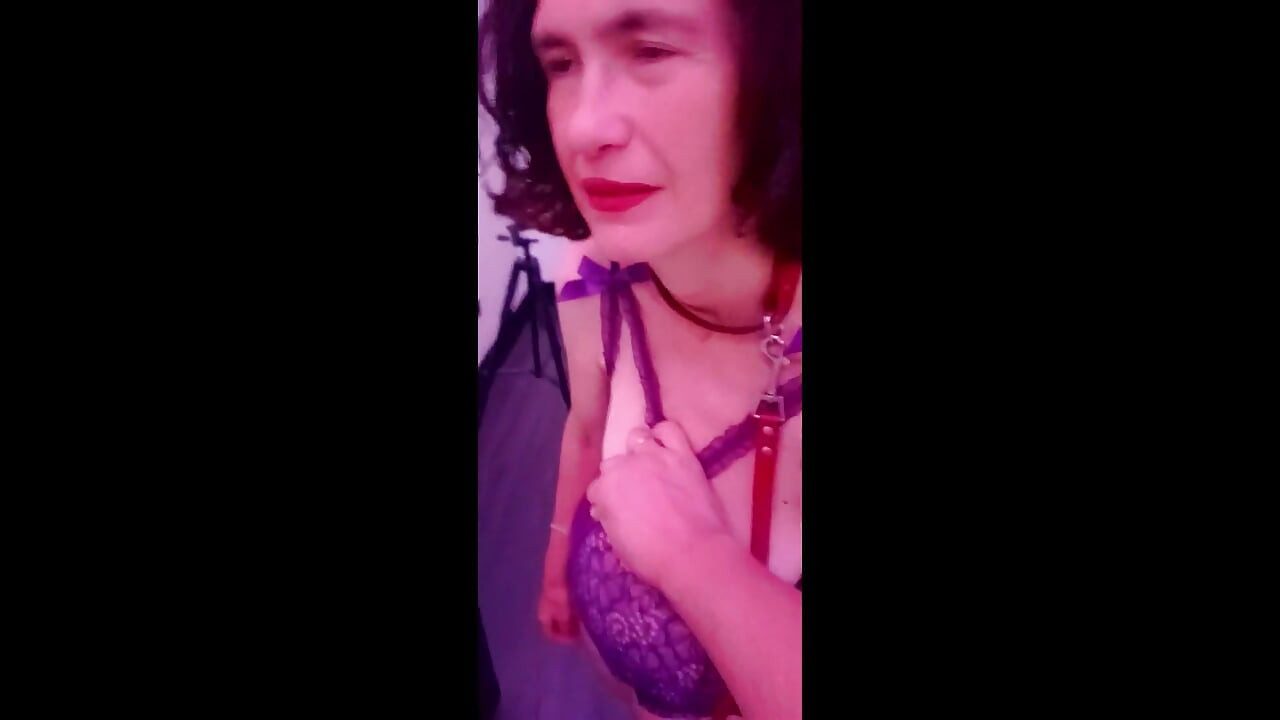 Natalia La Sumisa bawi się jako żarłoczna uległa podczas seksu przez kilka dni.