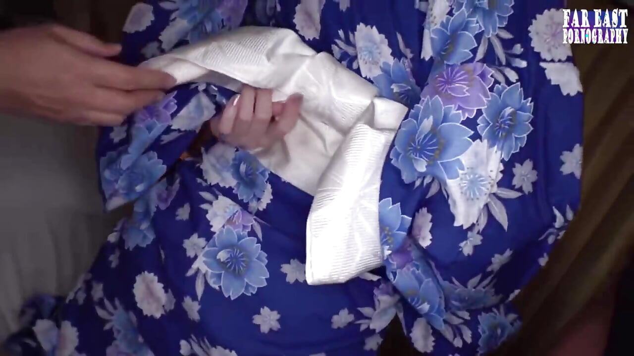 Підстрибую, я засвоюю чашку, коли смілива красуня катається глибоко на відкритому повітрі, еп.3