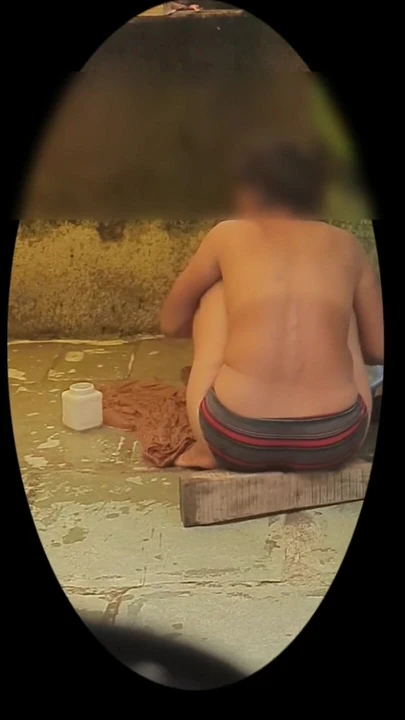Detik yang menakjubkan dari "Saya menonton Chup Chup mandi, tidak tahu bahawa adik tiri sedang mandi"