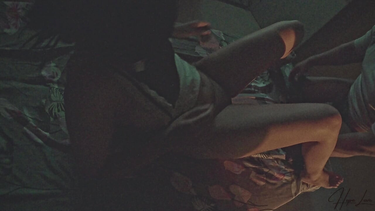 Tendo uma Afffair e traindo com empregada da casa