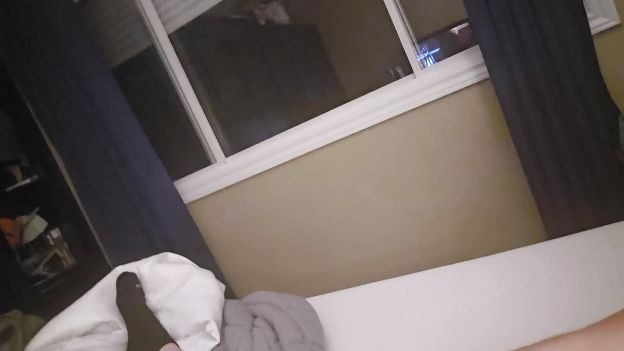 Se divertindo sozinha
