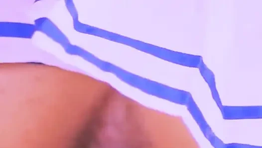 Я не могу устоять перед этим толстым хуем лучшего друга и заканчивает скачкой