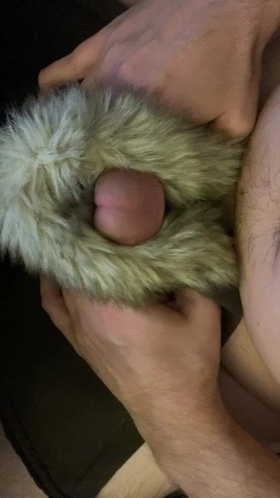 Reusing an old Sweaters Fur Hood