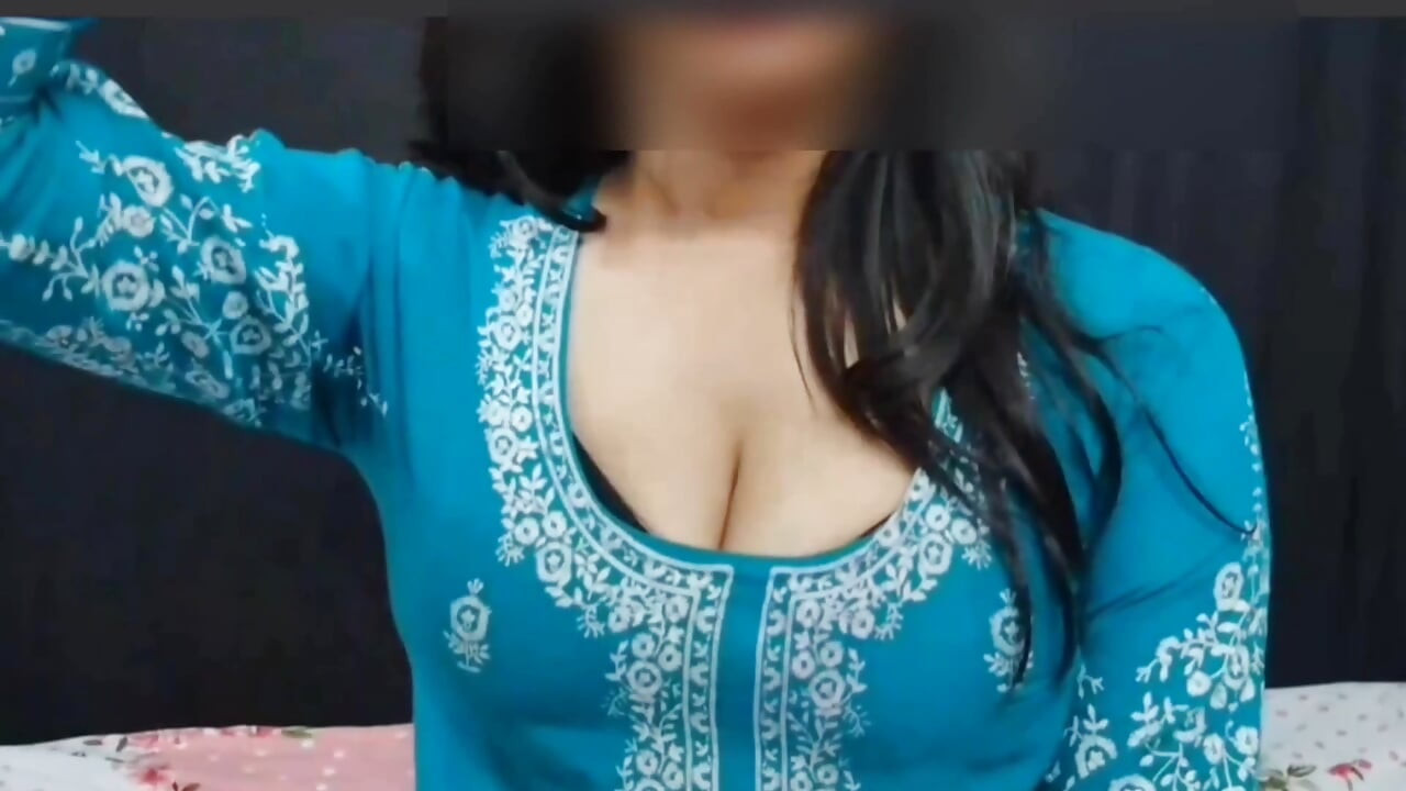 Sex dur cu o fată sexy în casă