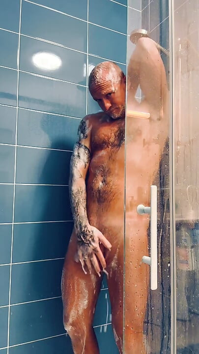 Hot shower and quick pee