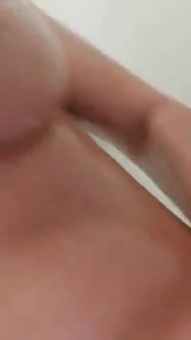 girfriend 2 takes a shower
