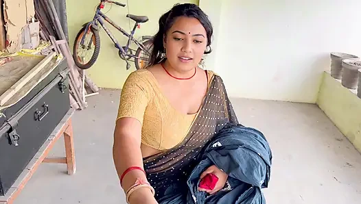 Я пошел в дом бхабхи во время летних каникул и наслаждался много с моей милой бхабхи, полное хинди вирусное видео