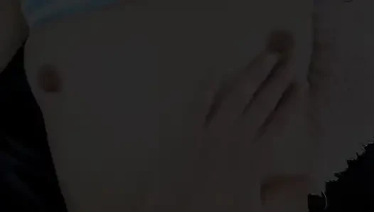 Üvey kızımın bikinili en iyi arkadaşı onu sert siktiğimde inliyor ve çığlık atıyor