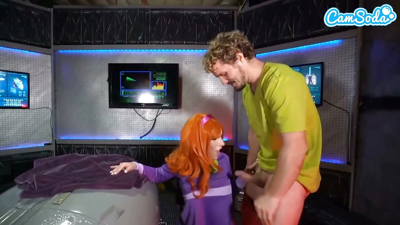 스쿠비 두비 두! 우주선에서 얽히고 설키고 따먹히는 밀프 Daphne Blake