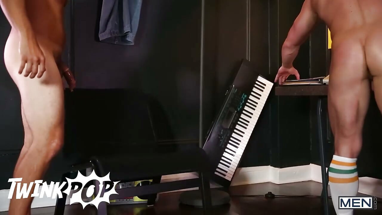 TWINKPOP - Tommy Regan Wins First Turn As Gorgeous Charlie Pattinson Brings Nerdy Dreams To Life