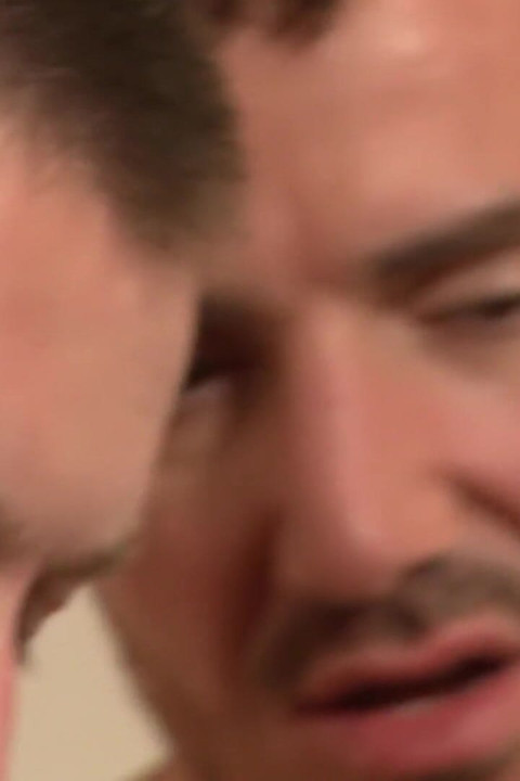 Ateşli yarak suyunu dilliyor - bölüm 1