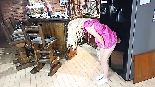 Erkek arkadaşım izlerken buzdolabını sikiyorum