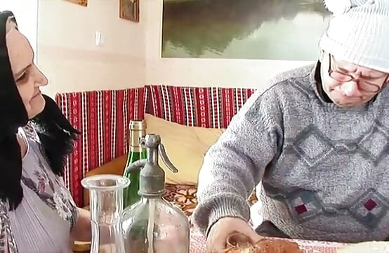 Pengalaman pertama saya dengan nenek sebenar...